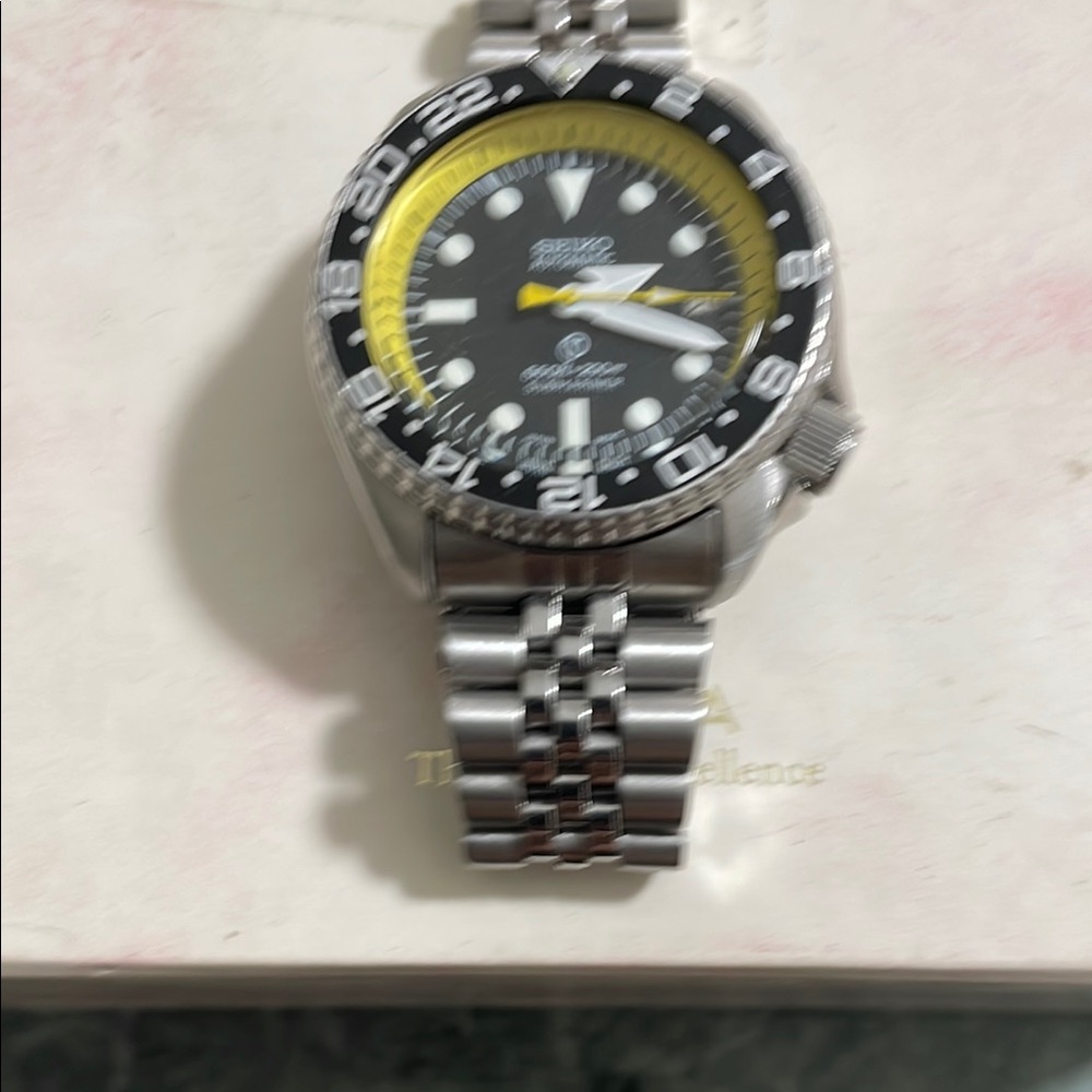Seiko Black and Yellow Men's Watch